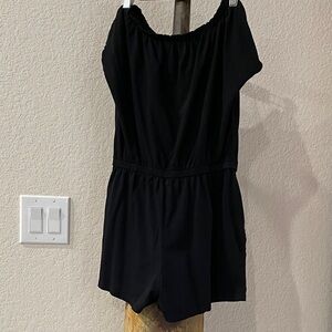 Old Navy Black Off-Shoulder Romper Jr Girls XL (14-16) Ruffle neckline like new